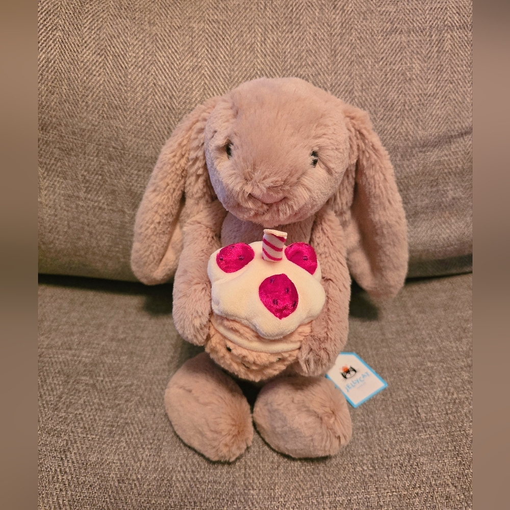 Jellycat Bashful Beige Bunny 'Birthday' holding cake (very rare)
